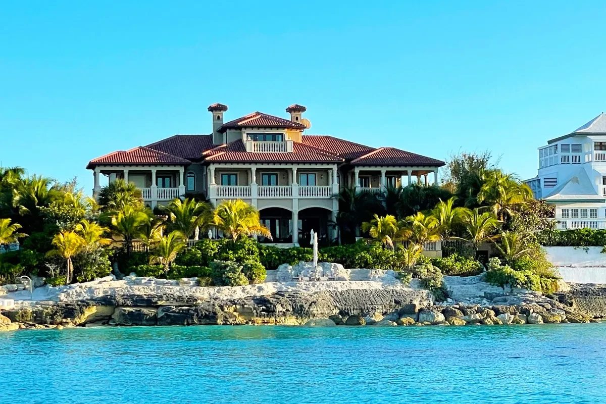 Krystal House Old Fort Bay, Nassau and Paradise Island, Bahamas